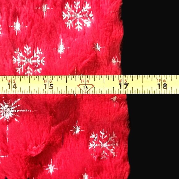 FUTEI Holiday Red Faux Fur w/Silver Snowflakes & Stars Pillow Covers 18" Set 2 - Picture 7 of 10